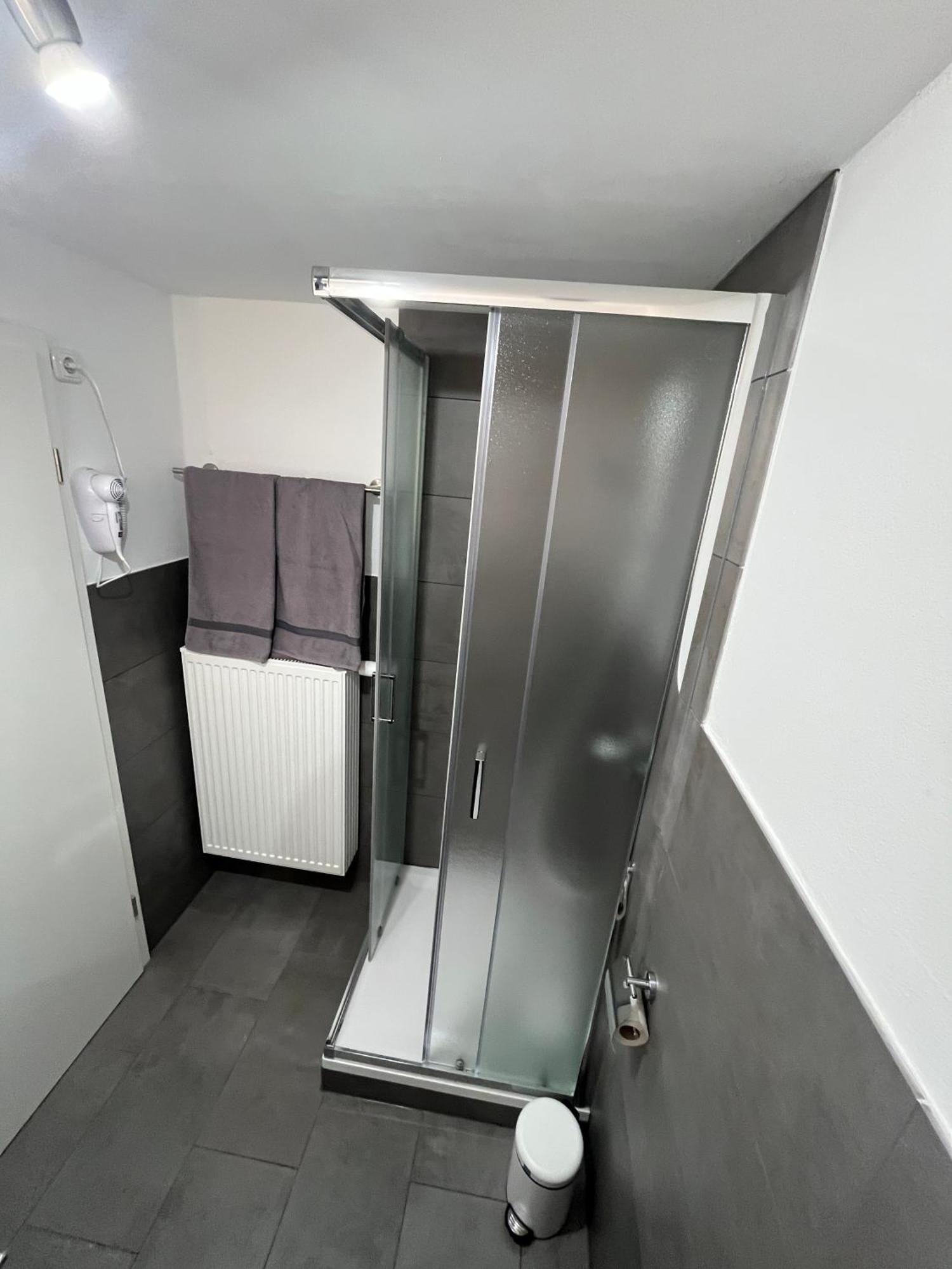 Ferienwohnungen Und Appartements - Haus Budinger Alf Esterno foto