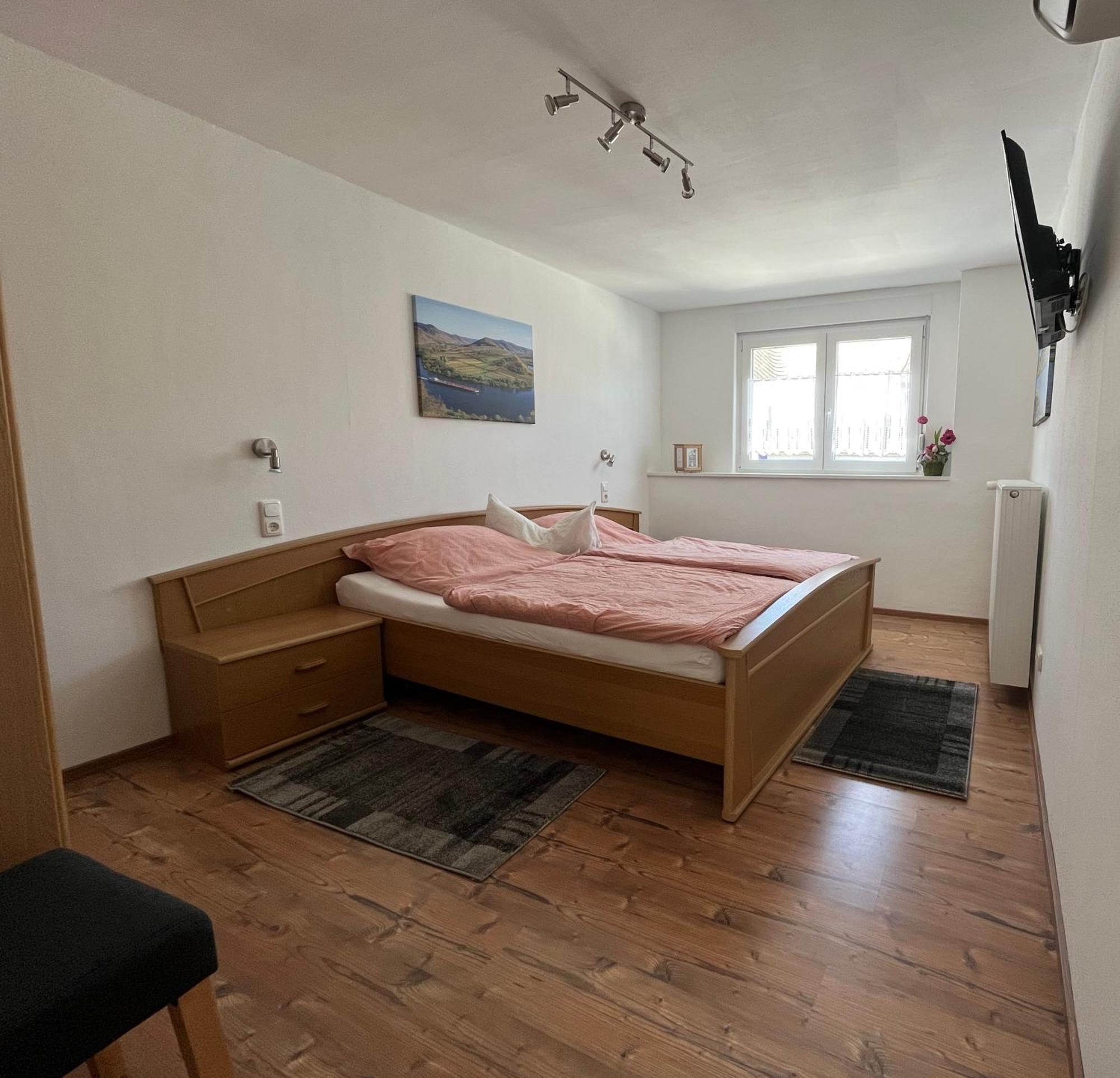Ferienwohnungen Und Appartements - Haus Budinger Alf Esterno foto